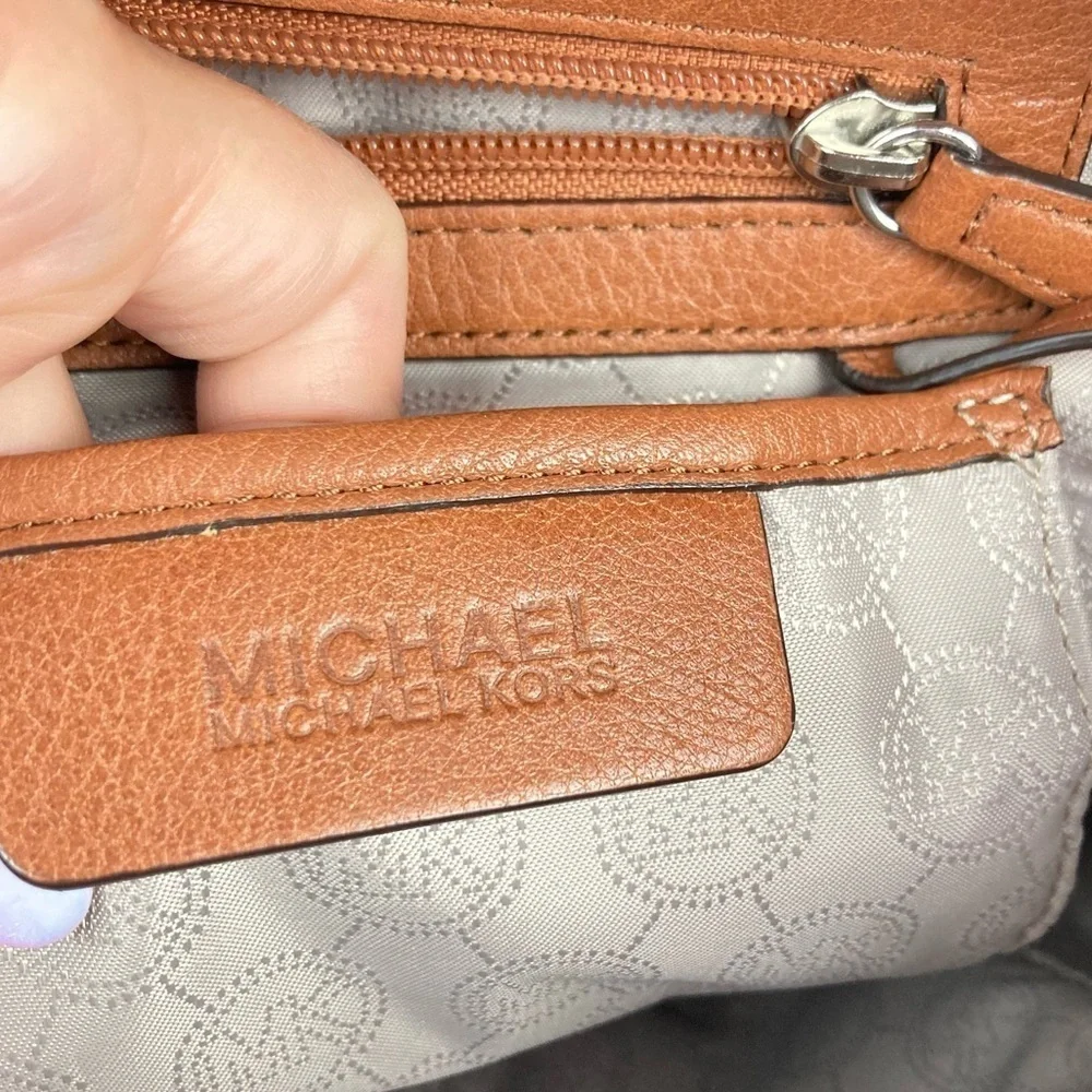 MICHAEL KORS Sophie, large zip top leather satchel in cedar